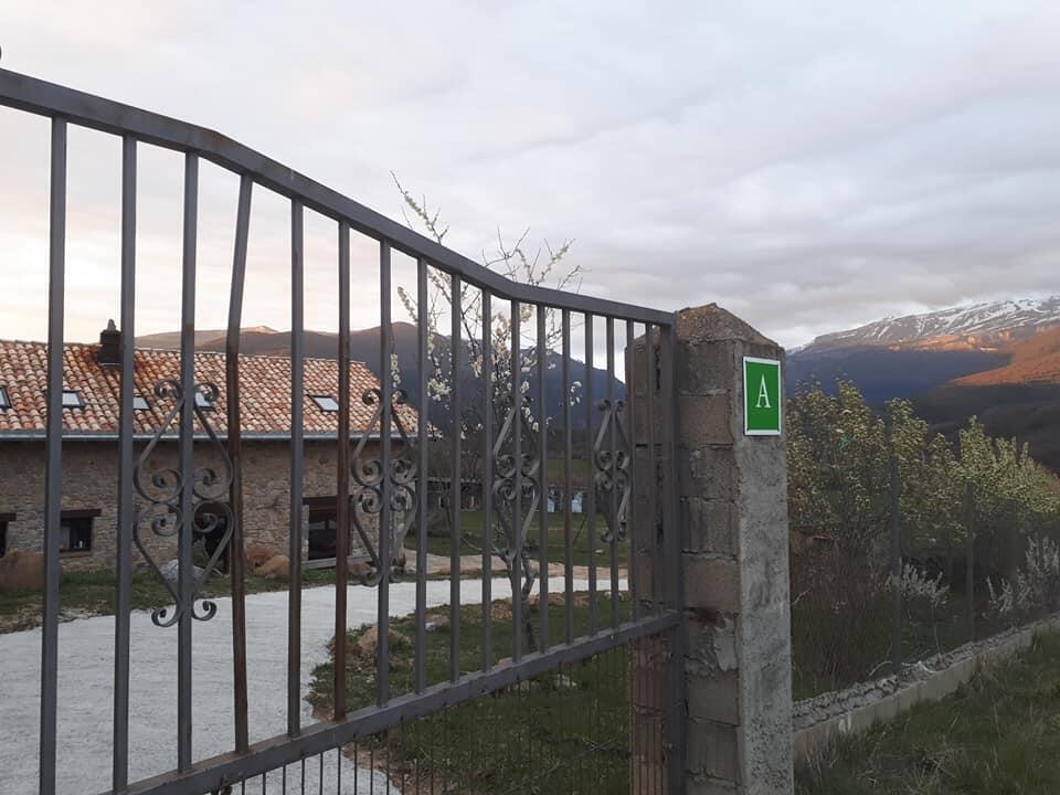 Albergue A'Noguera Castiello de Jaca Eksteriør bilde